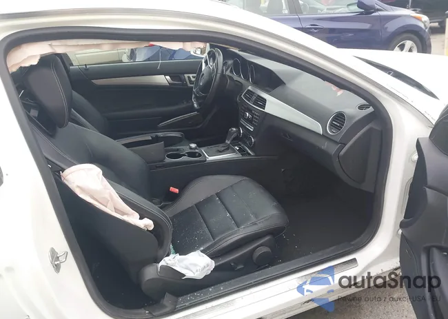 WDDGJ4HB2DG003896: 43792128