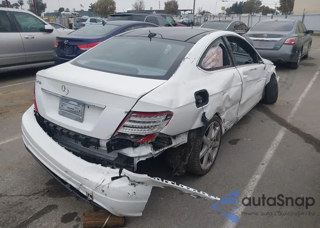 WDDGJ4HB2DG003896: 43792128