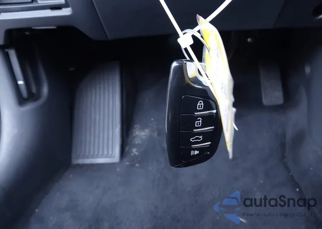 KMHC75LC6MU255743: 43792310