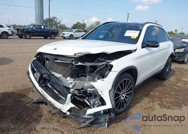 W1N0G8DB3NV388897: 43792357