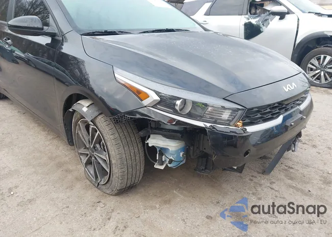 3KPF24AD7PE541609: 43792439