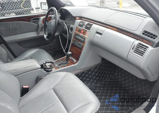 WDBJF70F4WA696539: 43792487