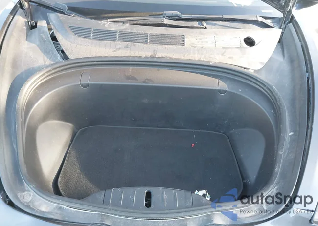 5YJ3E1EB1JF128751: 43791699