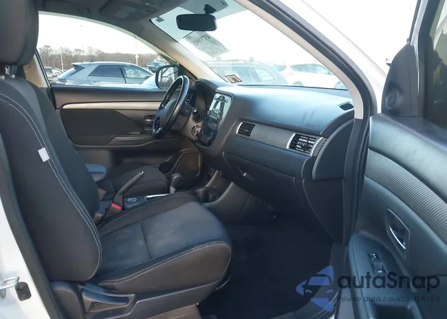 JA4AZ3A30GZ017241: 43793005