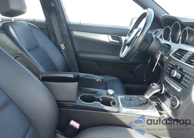 WDDGF4HBXEG233110: 43793050