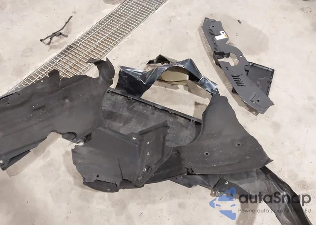 1HGCY1F2XSA008819: 43792578