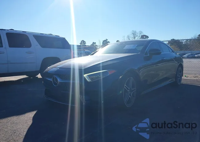 WDD2J5KB0KA028031: 43792642