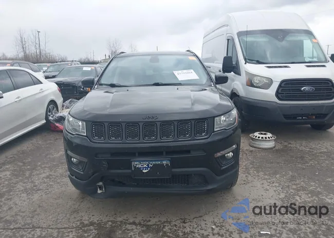 3C4NJDBB3JT313623: 43792664