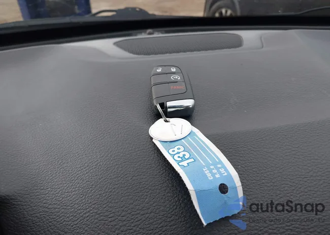 3C4NJDBB7JT176346: 43792858