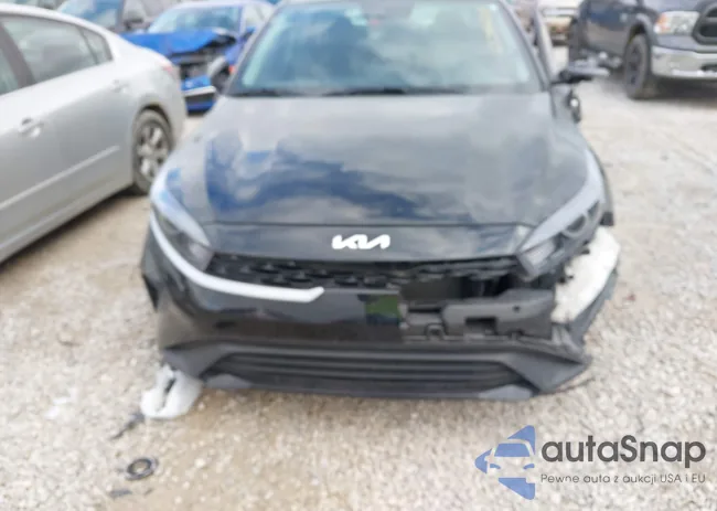 3KPF24AD6RE736880: 43794285