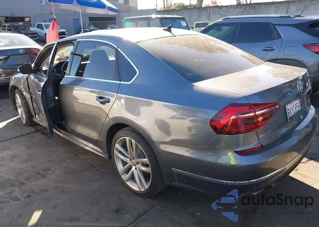 1VWDT7A33HC010989: 43794295