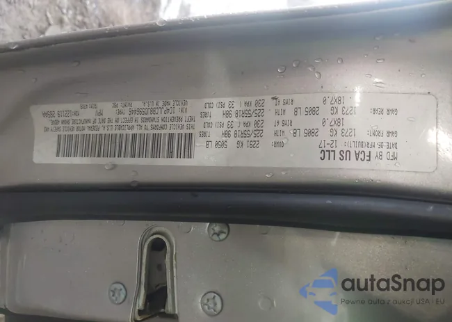 1C4PJLCB8JD596446: 43793734