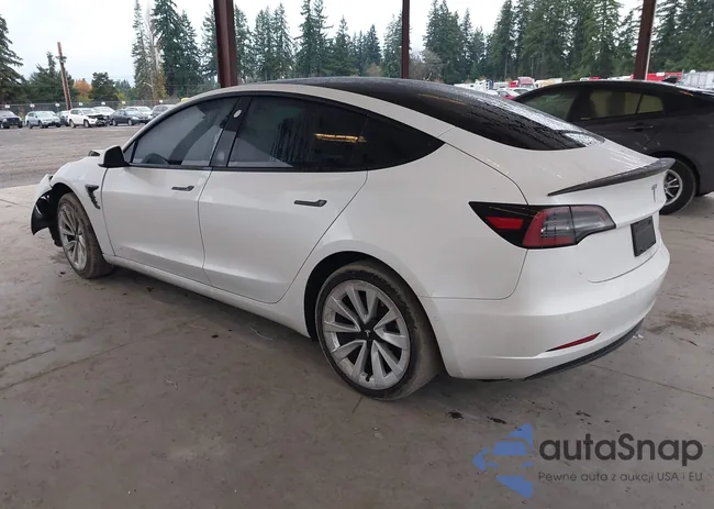 5YJ3E1EB4NF230437: 43795297