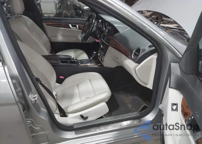 WDDGF4HB4CR216921: 43795547