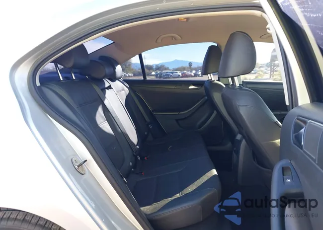 3VWDX7AJ7BM336089: 43794903