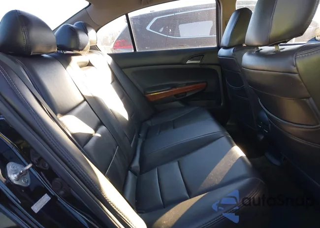 1HGCP2F77BA130185: 43795999