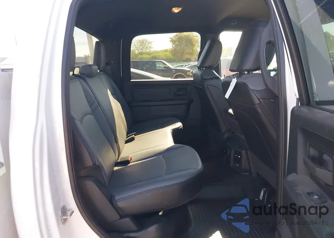 3C6UR4HJ5RG230712: 43796460