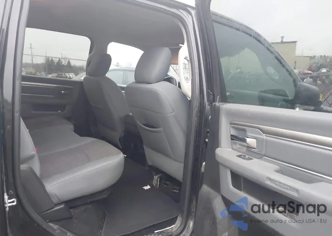 1C6RR7LT6JS243109: 43795578