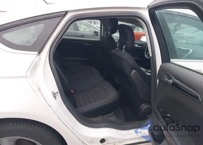 3FA6P0LU0DR197106: 43795841