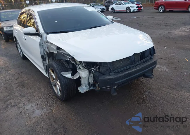 1VWBT7A3XEC033818: 43797131