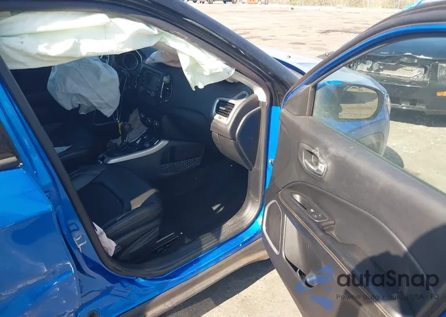 3C4NJDBB5JT168004: 43797344