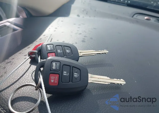 2T1BURHE0KC170627: 43798206