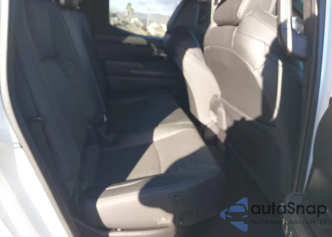 3TYLB5JN8ST070834: 43798500