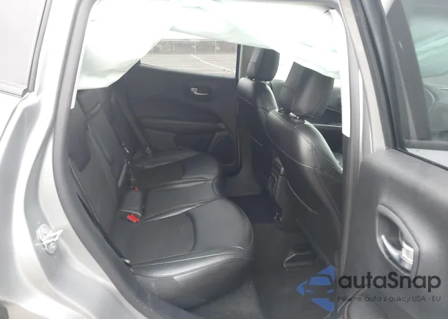 3C4NJDBB3KT723470: 43797907