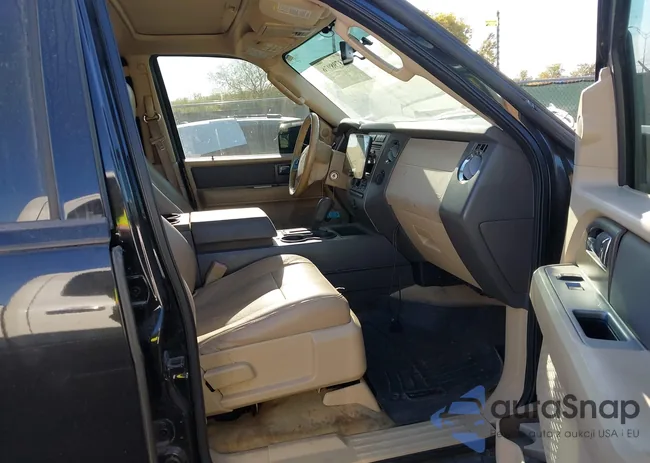 1FMJU1H53DEF43992: 43798976