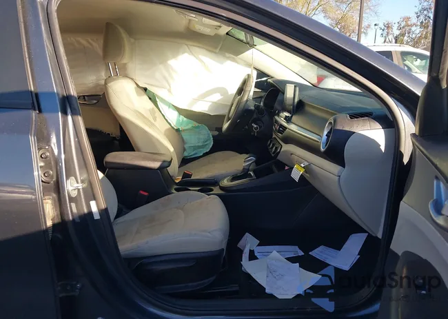 3KPF24AD0PE580560: 43799103