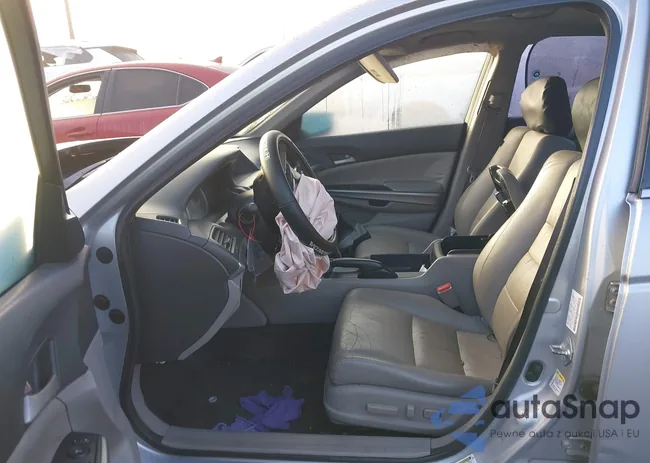 1HGCP2F87AA104208: 43799149