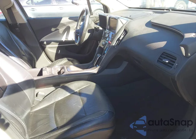 1G1RB6E41CU103823: 43799370