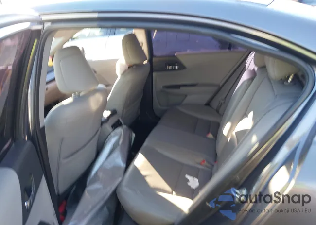 1HGCR3F9XHA017177: 43799538