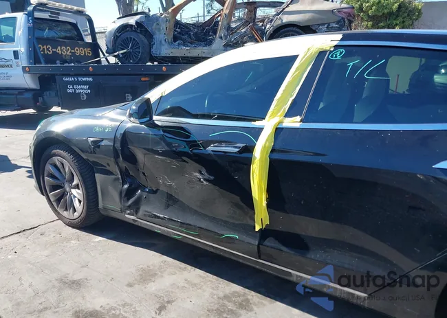 5YJSA1E44KF335144: 43798593