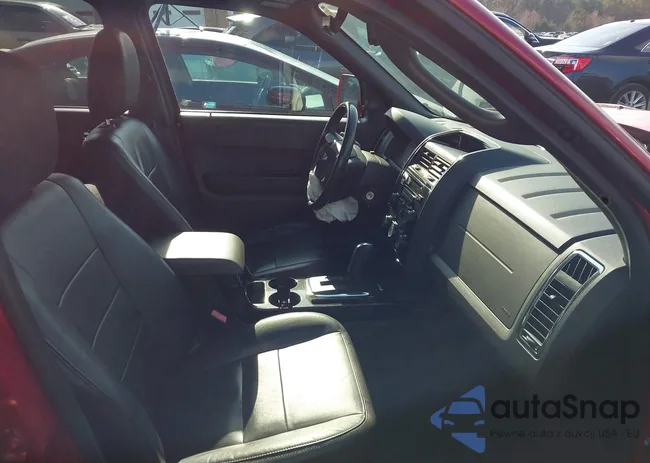 1FMCU9EG8BKA31737: 43798651