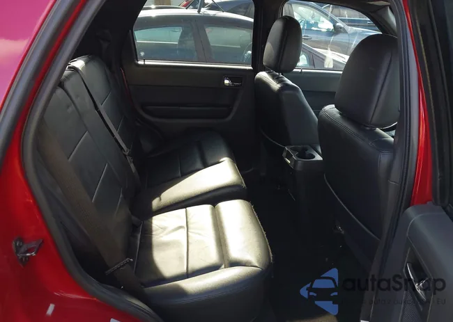 1FMCU9EG8BKA31737: 43798651