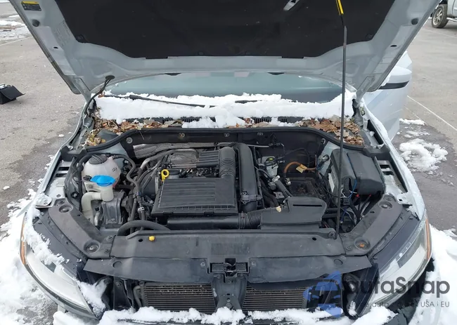 3VW2B7AJ8HM330686: 43800166