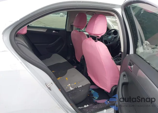 3VW2B7AJ8HM330686: 43800166