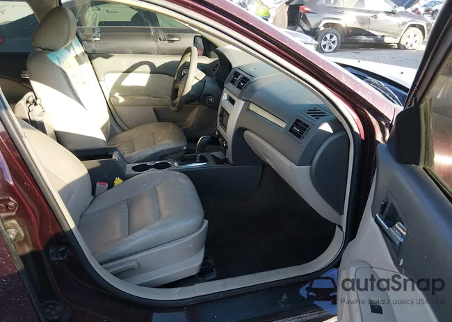 3FAHP0GA3BR160492: 43800278