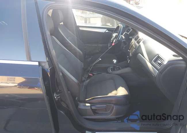 3VW5A7AJ6CM409850: 43800448