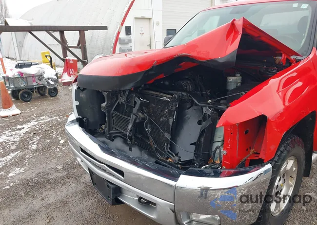 1GCPKSE7XCF106077: 43799568