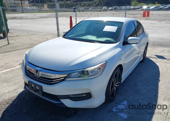 1HGCR2F52HA305752: 43799637