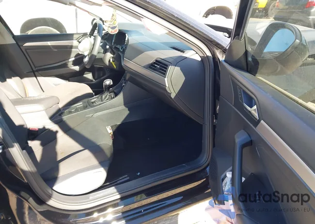 3VWC57BU6MM026366: 43799852