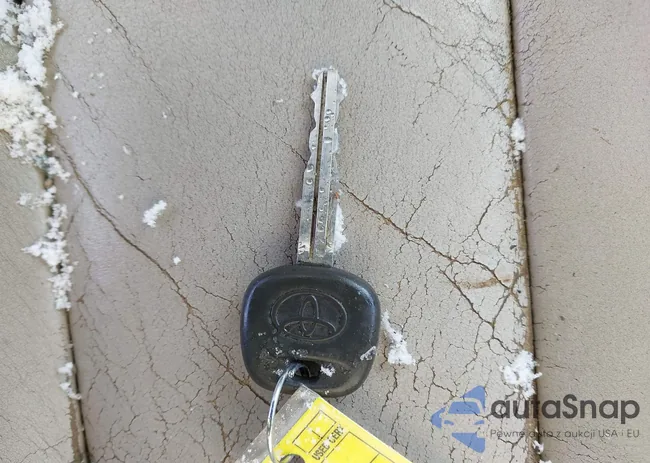 4T1BF28B33U272463: 43800948