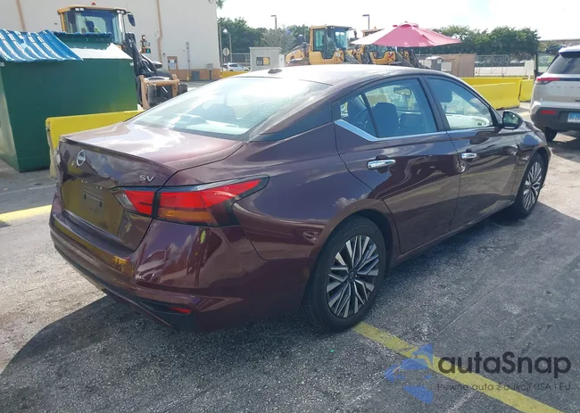 1N4BL4DV4RN357149: 43801301