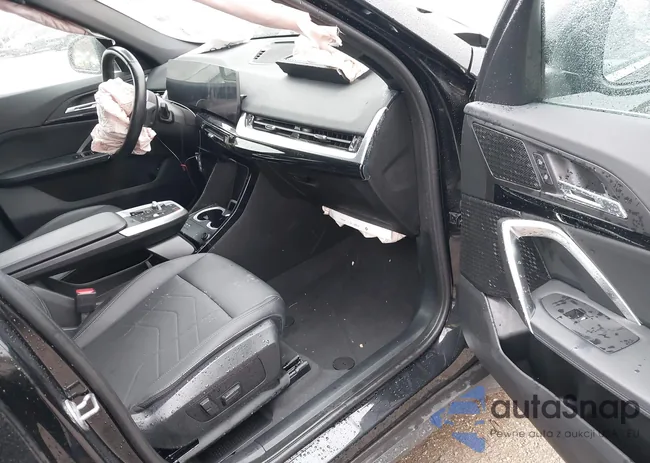 WBX73EF0XP5X46143: 43800587