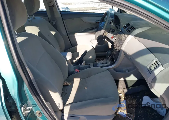 2T1BU4EE9AC522349: 43800925