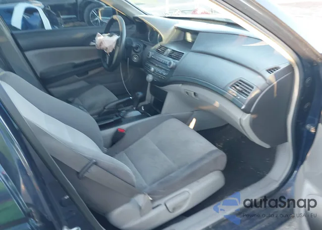 1HGCP26328A140533: 43802193