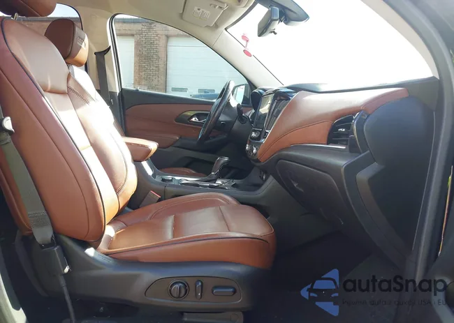 1GNEVJKW5KJ103305: 43802296