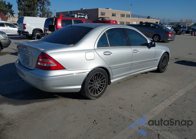 WDBRF40JX5F583704: 43802413